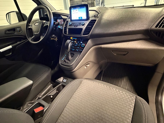 Ford Transit Connect 23 of 26