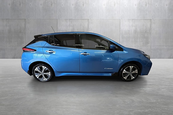 Nissan Leaf 6 of 23