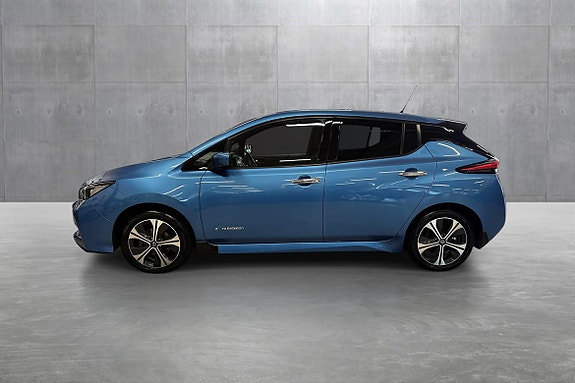Nissan Leaf 2 of 23