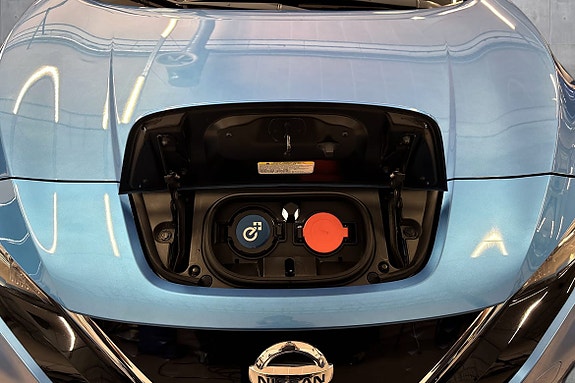 Nissan Leaf 9 of 23