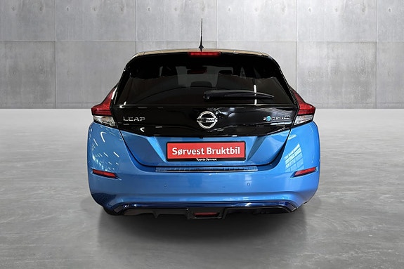 Nissan Leaf 4 of 23
