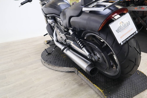 Harley-Davidson V-Rod Muscle 2 of 14