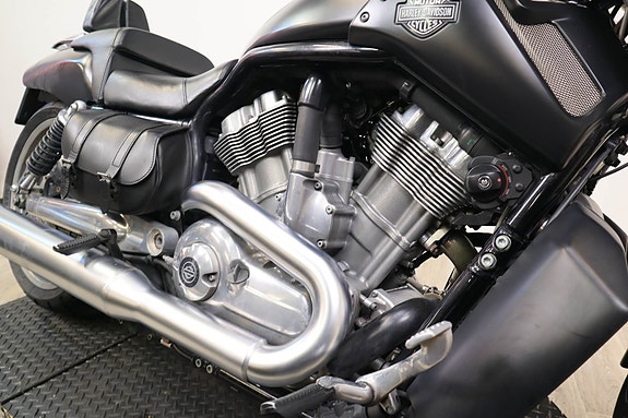 Harley-Davidson V-Rod Muscle 12 of 14