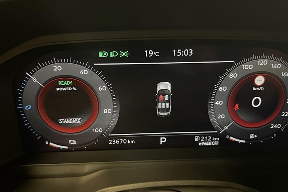 Nissan X-Trail 12 of 30