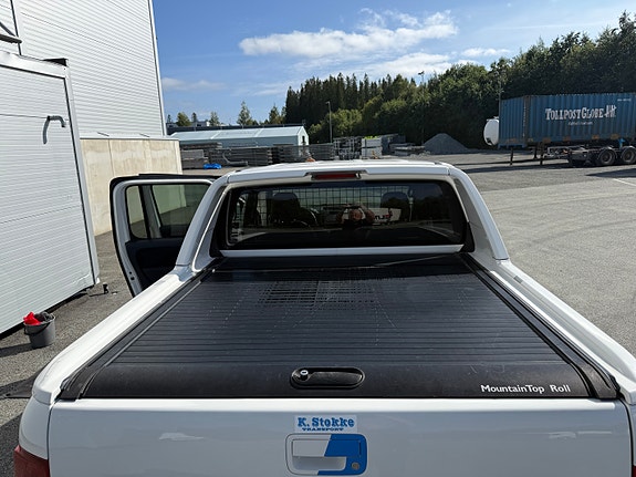 Volkswagen Amarok 17 of 19