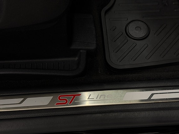 Ford S-MAX 18 of 26