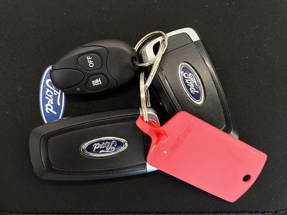 Ford S-MAX 23 of 26