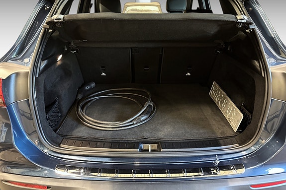 Mercedes-Benz EQA300 14 of 18