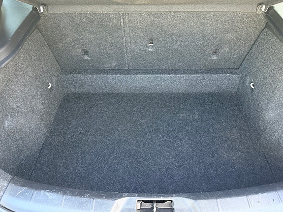 Volvo V40 6 of 17