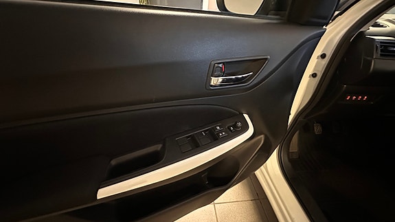 Suzuki Swift 12 of 24