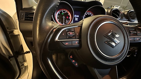 Suzuki Swift 17 of 24