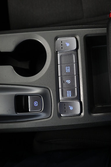 Hyundai Kona 16 of 21