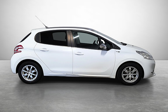 Peugeot 208 5 of 25