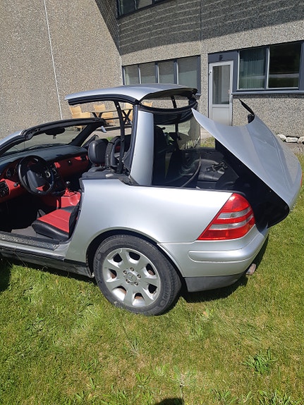 Mercedes-Benz SLK200 3 of 3