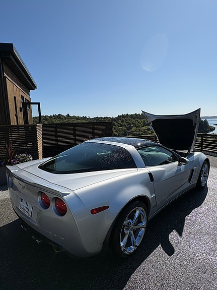 Chevrolet Corvette 2 of 30
