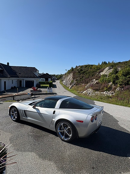 Chevrolet Corvette 3 of 30
