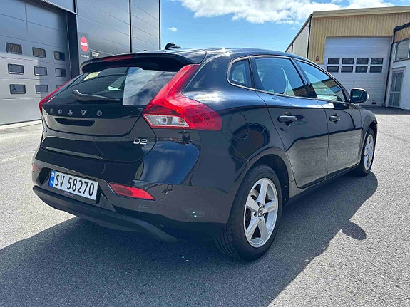 Volvo V40 5 of 17