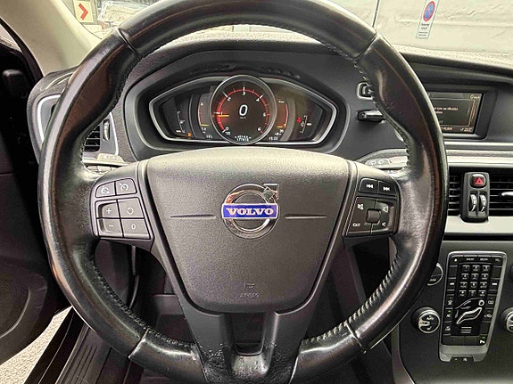 Volvo V40 15 of 17