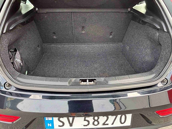 Volvo V40 9 of 17