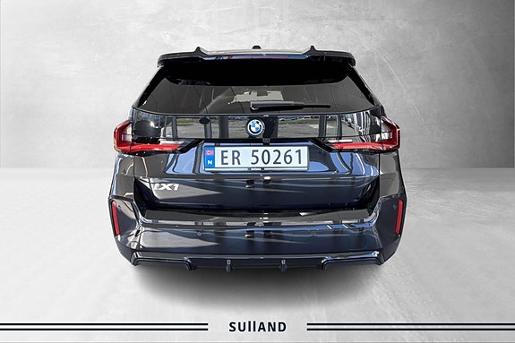 BMW iX1 4 of 22