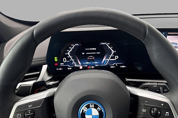 BMW iX1 12 of 22