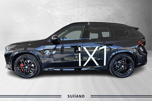 BMW iX1 2 of 22
