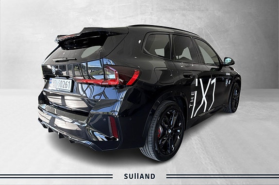 BMW iX1 5 of 22