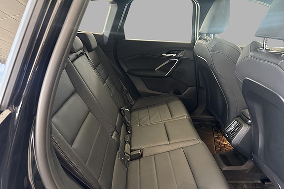 BMW iX1 17 of 22