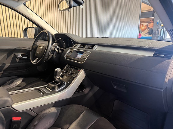 Land Rover Range Rover Evoque 8 of 28