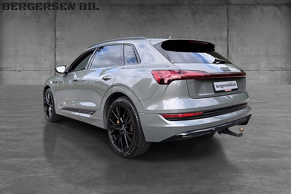 Audi e-tron 3 of 20