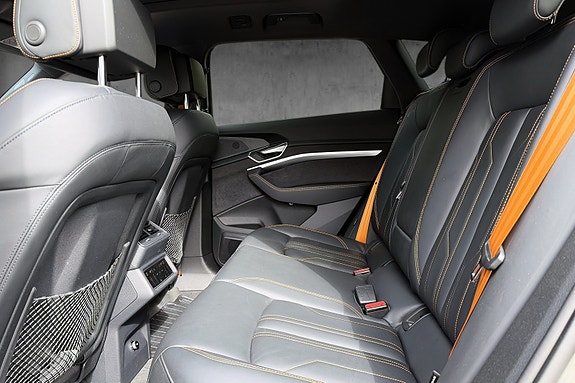 Audi e-tron 14 of 20