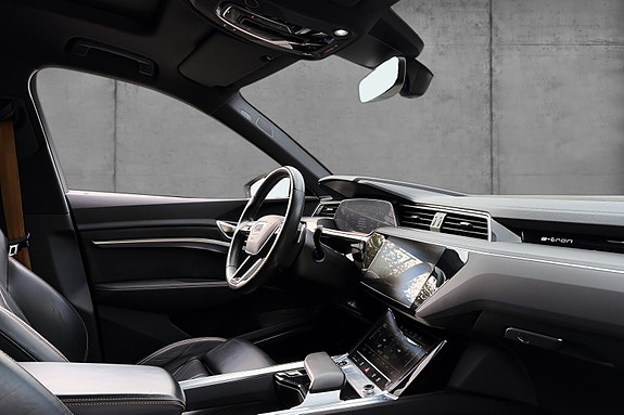 Audi e-tron 16 of 20