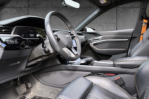Audi e-tron 11 of 20