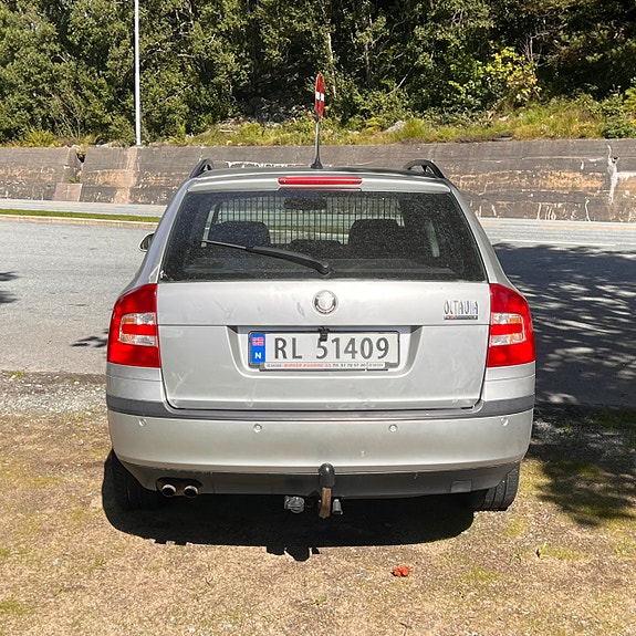 Skoda Octavia 2 of 14