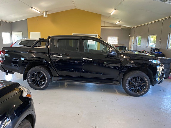 Mitsubishi L200 3 of 26