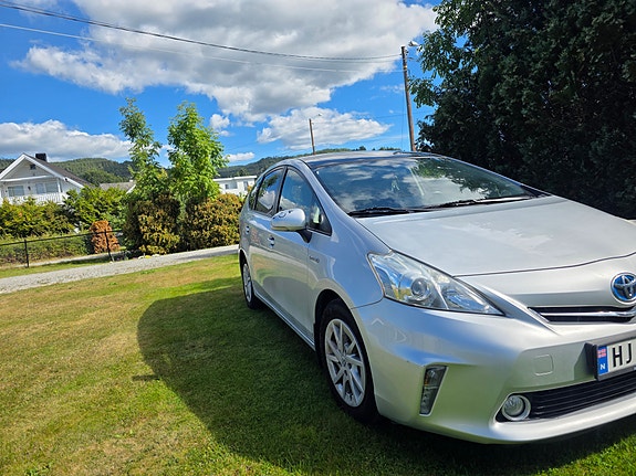 Toyota Prius+ 14 of 19