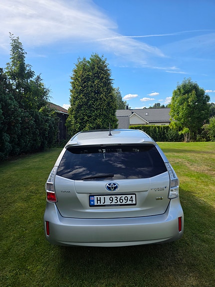 Toyota Prius+ 4 of 19
