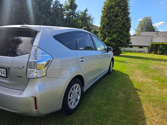 Toyota Prius+ 15 of 19