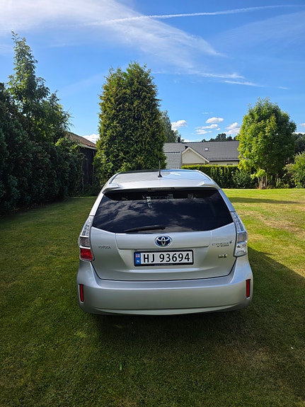 Toyota Prius+ 17 of 19