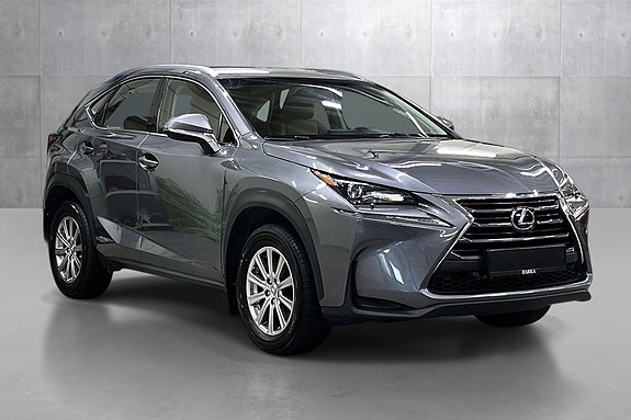 Lexus NX300h 7 of 25