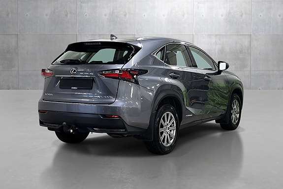Lexus NX300h 5 of 25