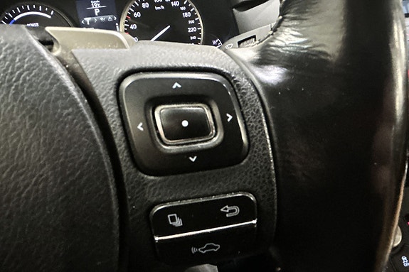 Lexus NX300h 20 of 25