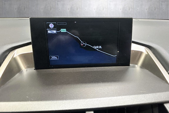 Lexus NX300h 13 of 25