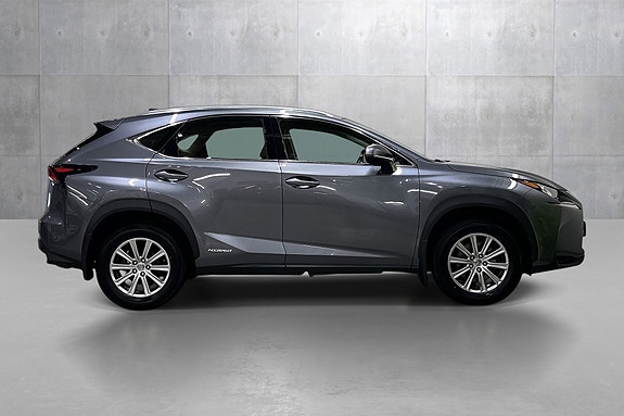 Lexus NX300h 6 of 25