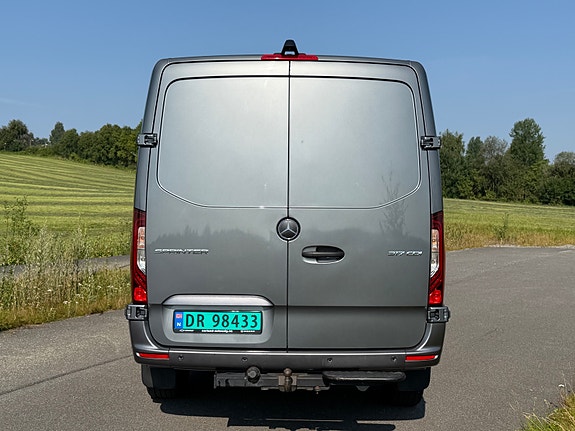 Mercedes-Benz Sprinter 9 of 30