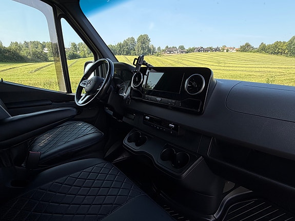 Mercedes-Benz Sprinter 15 of 30