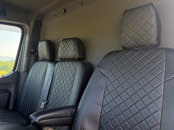Mercedes-Benz Sprinter 13 of 30