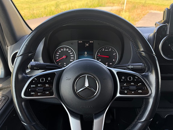 Mercedes-Benz Sprinter 18 of 30