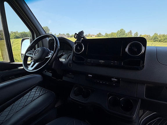 Mercedes-Benz Sprinter 16 of 30