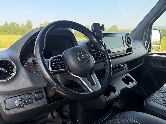 Mercedes-Benz Sprinter 17 of 30